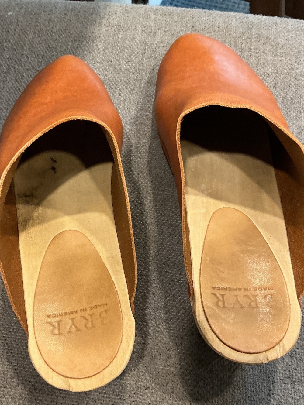 Bryr Clogs - Picture 2 of 5